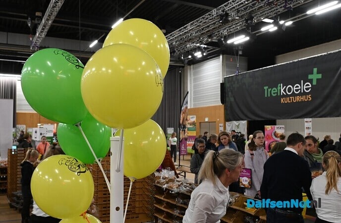 Honderden bezoekers tijdens Glutenvrije markt in de Trefkoele+ - Foto: Johan Bokma