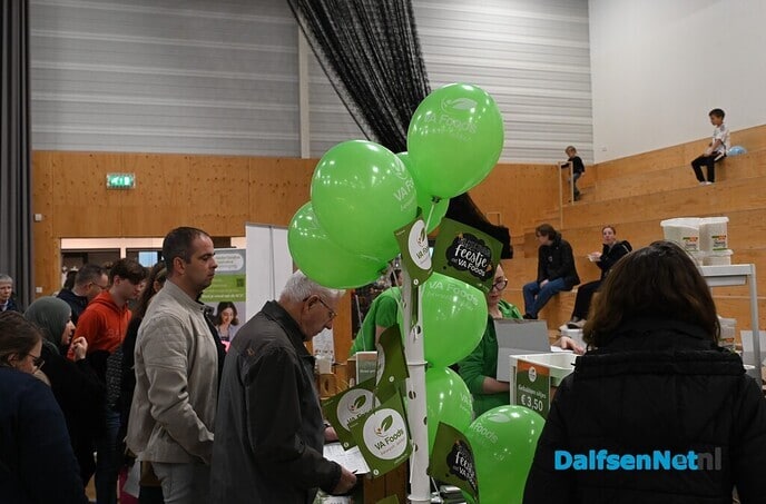 Honderden bezoekers tijdens Glutenvrije markt in de Trefkoele+ - Foto: Johan Bokma