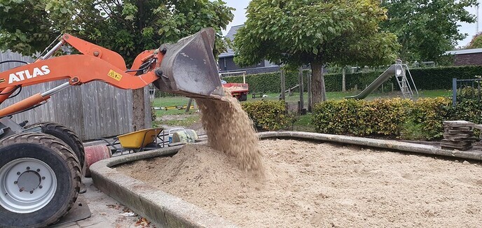 Herinrichting pleinen basisschool De Spiegel in volle gang - Foto: Ingezonden foto