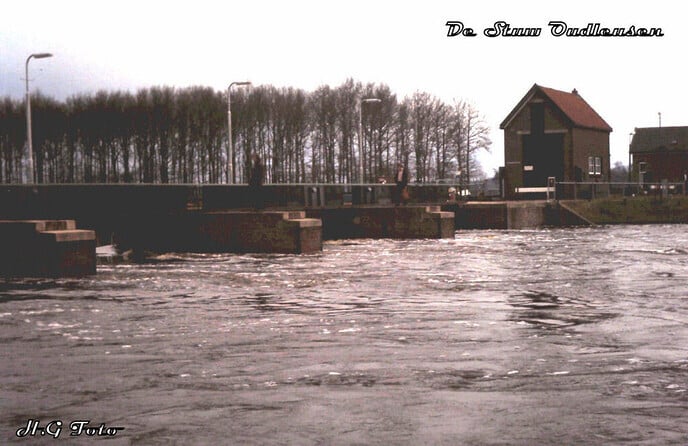 Hoogwater beelden van vroeger