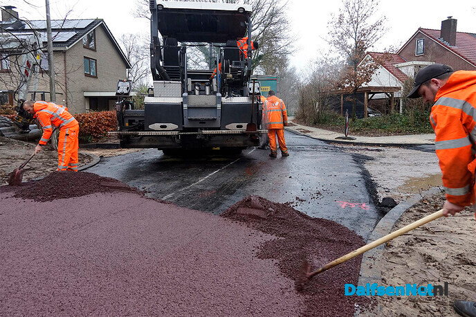 Fietssnelweg tussen Koesteeg en Polhaarweg vandaag geasfalteerd - Foto: Paul Scholten