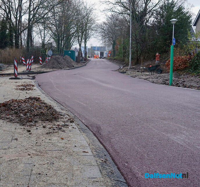 Fietssnelweg tussen Koesteeg en Polhaarweg vandaag geasfalteerd - Foto: Paul Scholten
