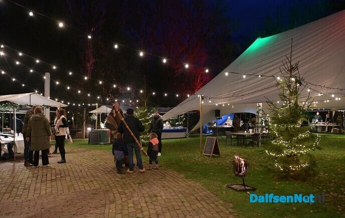 Sfeervolle kerstmarkt bij De Barones - Foto: Johan Bokma