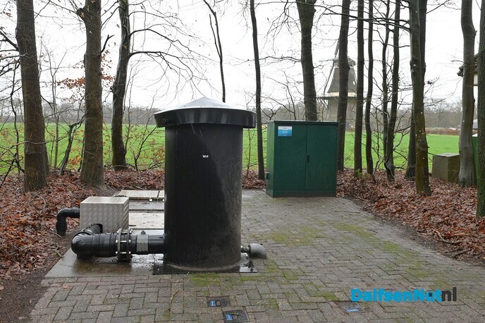 Hoog water op de Vecht, dijkpost 15 paraat in Vilsteren - Foto: Johan Bokma