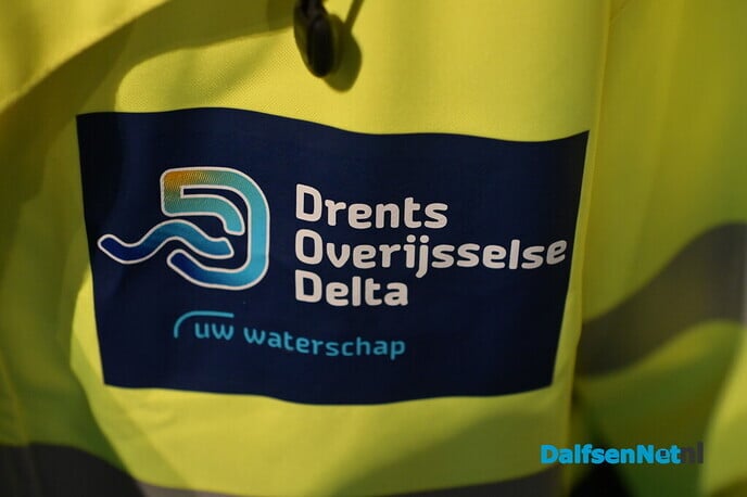 Hoog water op de Vecht, dijkpost 15 paraat in Vilsteren - Foto: Johan Bokma