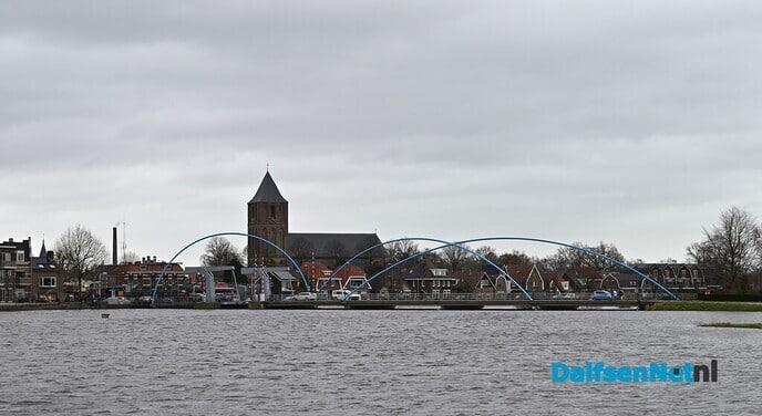 Ga niet zwemmen, recreatief varen of fietsen in het hoogwater - Foto: Johan Bokma
