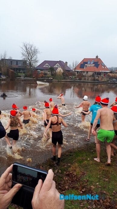 Nieuwjaars duik Nieuwleusen - Foto: Ingezonden foto