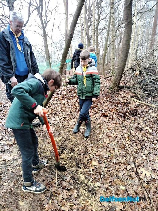 Scouts uit Nieuwleusen planten 1000 struiken - Foto: Ingezonden foto