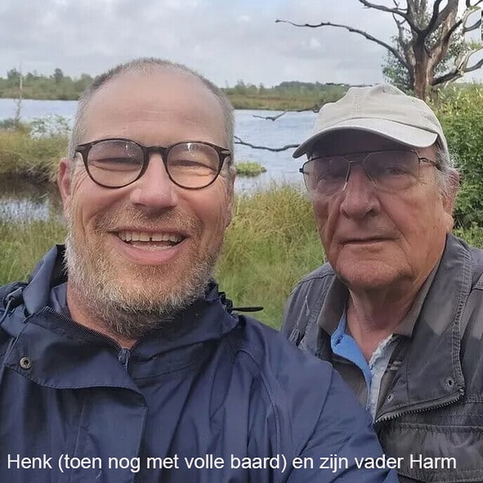 Fiets Henk Hilbolling in “winterstand” en hijzelf? - Foto: Eigen geleverde foto