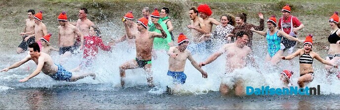 Nieuwjaarsduik Lemelerveld voor Hospice en Logeerhuis Sam - Foto: Ingezonden foto