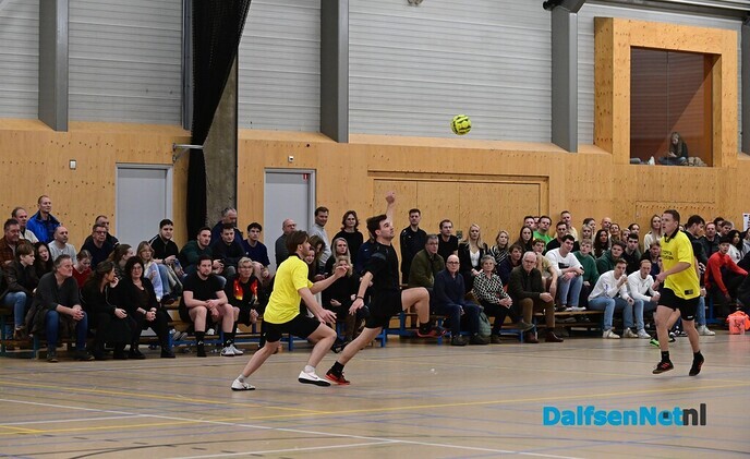 48ste editie van het traditionele Bukkum-zaalvoetbaltoernooi - Foto: Johan Bokma