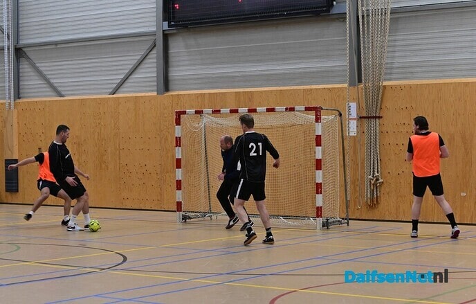 48ste editie van het traditionele Bukkum-zaalvoetbaltoernooi - Foto: Johan Bokma