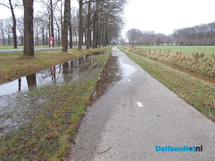 Nattigheid op de weg en fietspad
