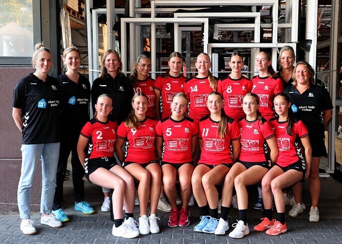 Kyra, Mila en Myrthe en hun hobby: handbalsport - Foto: Eigen geleverde foto