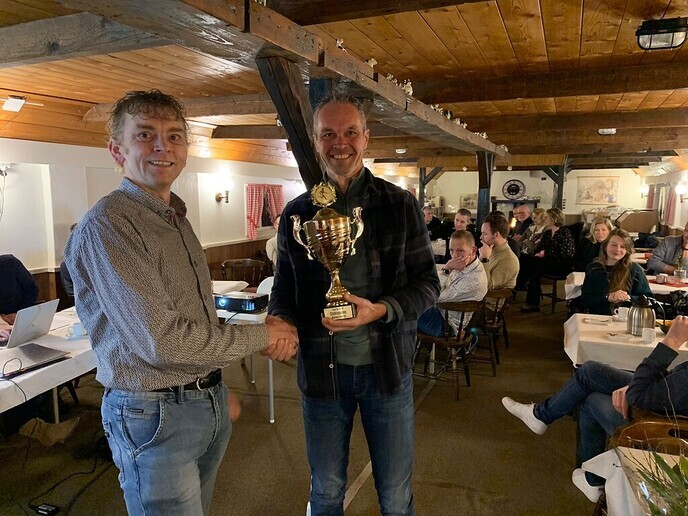 Clubkampioenen en jubilarissen AG ‘85 gehuldigd - Foto: Ingezonden foto
