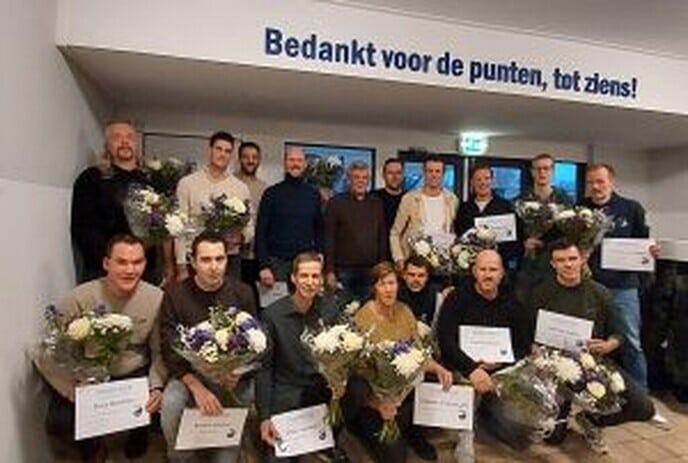 Maar liefst 17 jubilarissen gehuldigd - Foto: Ingezonden foto