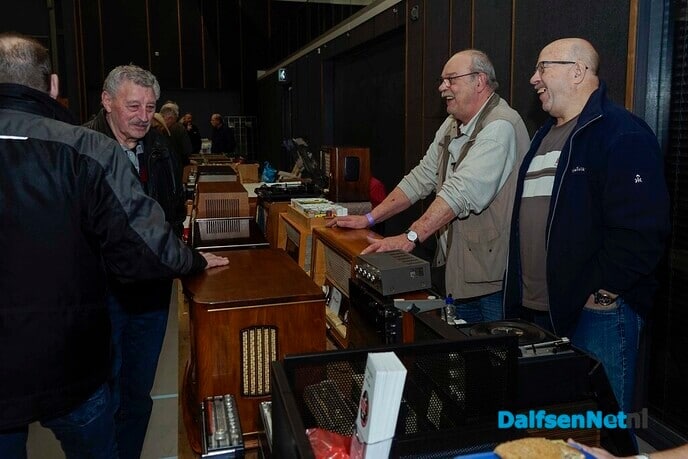 Eerste Vintage- en Techniekbeurs in Nieuwleusen groot succes - Foto: Paul Scholten