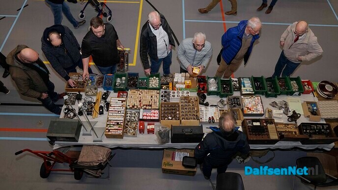 Eerste Vintage- en Techniekbeurs in Nieuwleusen groot succes - Foto: Paul Scholten
