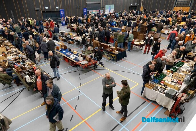Eerste Vintage- en Techniekbeurs in Nieuwleusen groot succes - Foto: Paul Scholten