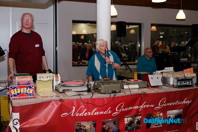 Eerste Vintage- en Techniekbeurs in Nieuwleusen groot succes - Foto: Paul Scholten