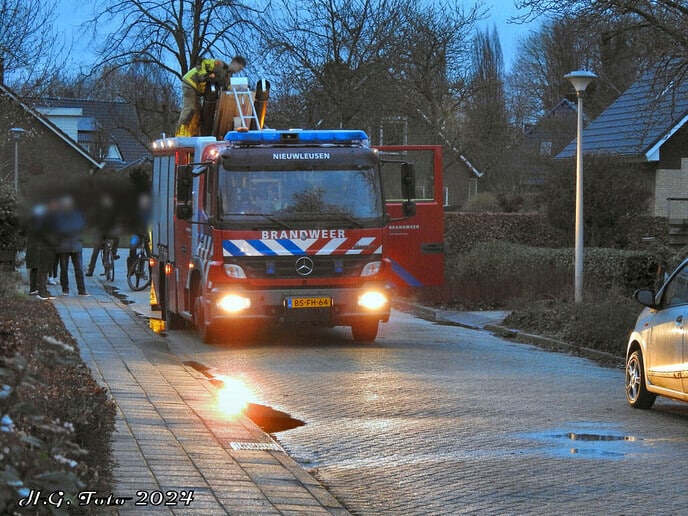 Dakbrand aan de Merellaan Nieuwleusen