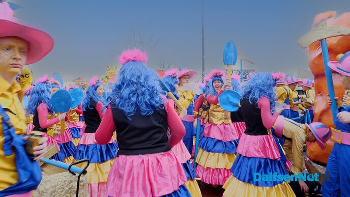 Druk bezochte carnavalsoptocht Lemelerveld - Foto: Ingezonden foto