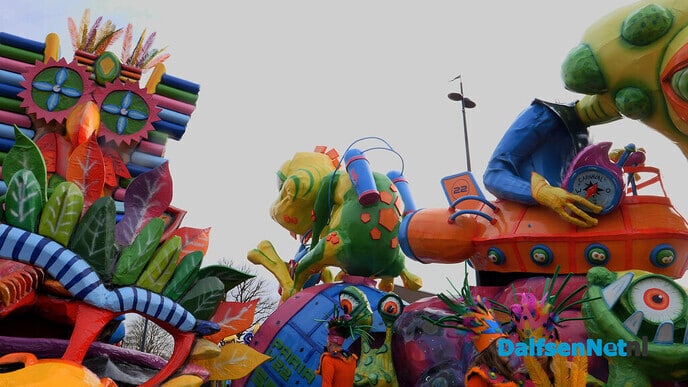 Druk bezochte carnavalsoptocht Lemelerveld - Foto: Ingezonden foto