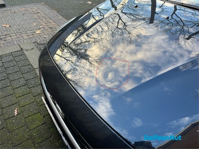 Oproep schade aan motorkap - Foto: Ingezonden foto