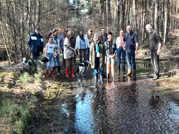 (Natte) Laarzen wandeling heel groot succes - Foto: Ingezonden foto
