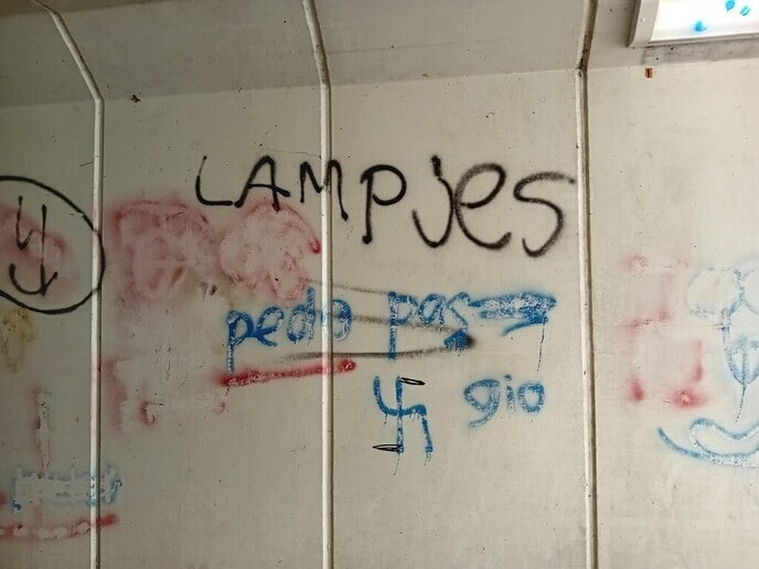 Schokkerende graffiti fietstunnel Ankum - Foto: Ingezonden foto