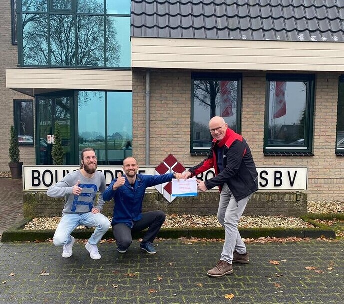 Prijs voor snelste bedrijfsteam tijdens Bouwbedrijf Bongers Bedrijfsrun - Foto: Eigen geleverde foto