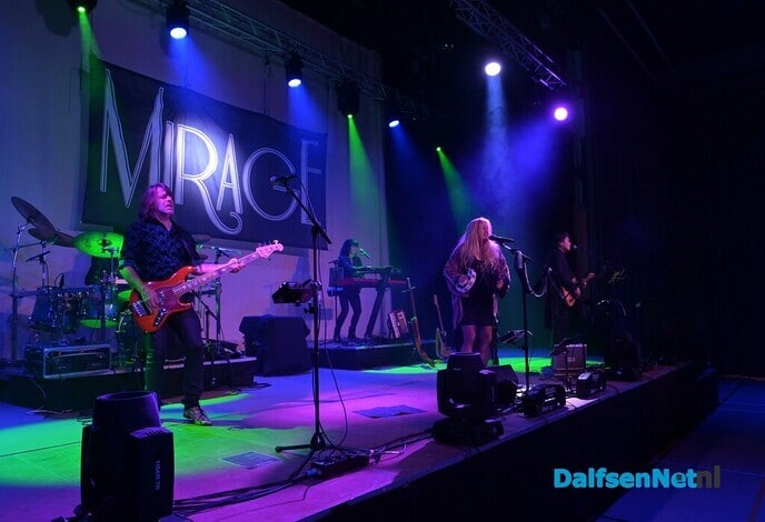 Fleetwood Mac cover band verovert harten van Dalfser publiek - Foto: Johan Bokma