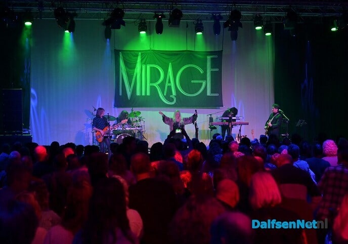 Fleetwood Mac cover band verovert harten van Dalfser publiek - Foto: Johan Bokma