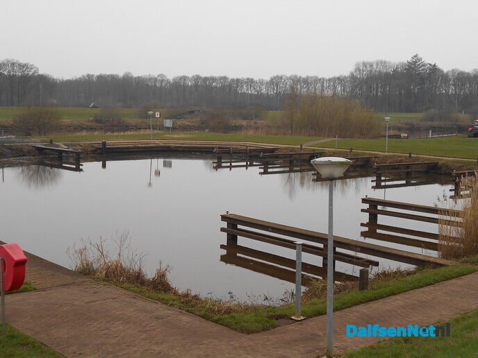 De haven en de vaargeul uitbaggeren