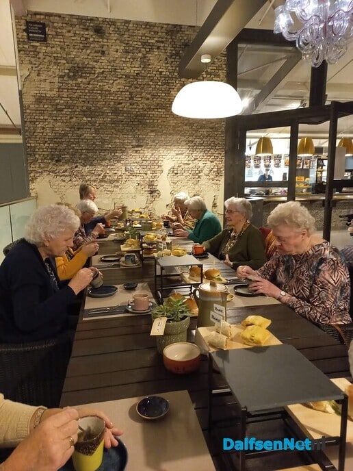 High tea voor Zonnebloemers - Foto: Ingezonden foto