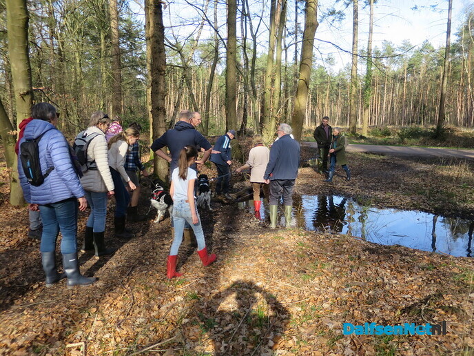 (Natte) Laarzen wandeling heel groot succes - Foto: Wim
