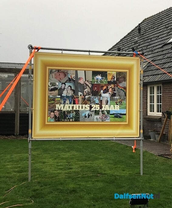 Ok an de Vlierhoekweg wurdt ze 25!! - Foto: Willie uut Hessum