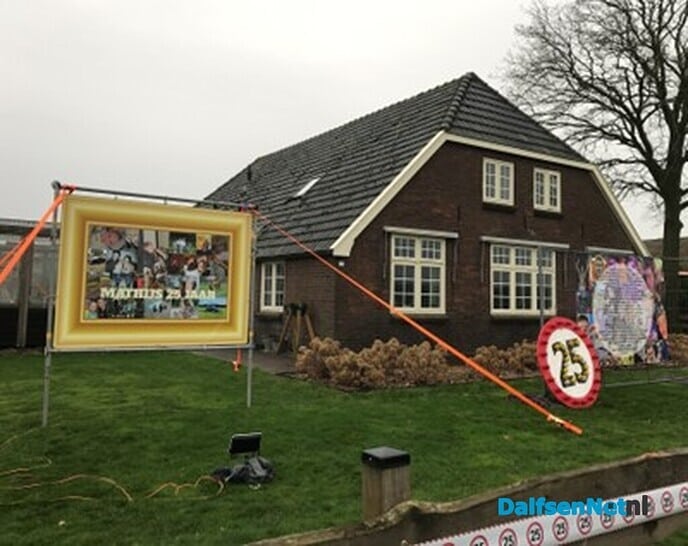 Ok an de Vlierhoekweg wurdt ze 25!! - Foto: Willie uut Hessum