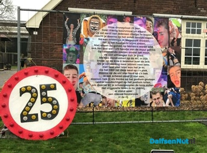 Ok an de Vlierhoekweg wurdt ze 25!! - Foto: Willie uut Hessum