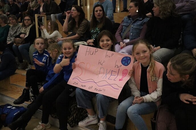 Spannende finales bij Schoolhandbaltoernooi! - Foto: Ingezonden foto