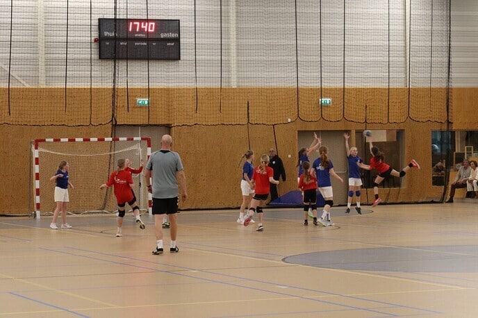 Spannende finales bij Schoolhandbaltoernooi! - Foto: Ingezonden foto