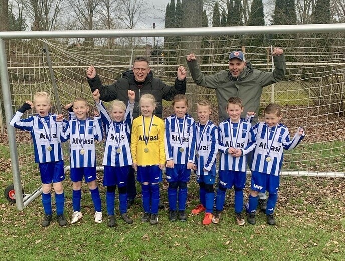 Optocht aan kampioenen bij USV - Foto: Ingezonden foto
