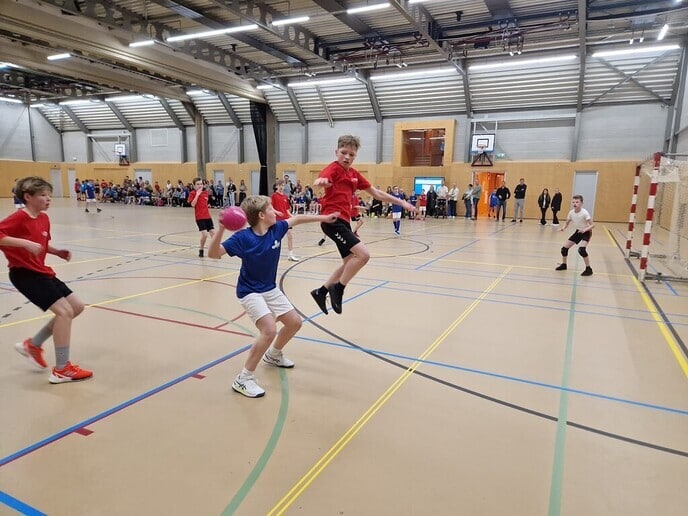 Schoolhandbaltoernooi - Foto: Ingezonden foto