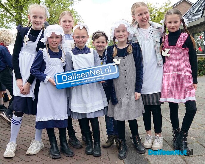 Foto’s met bordje Dalfsennet (deel 1) - Foto: Paul Scholten