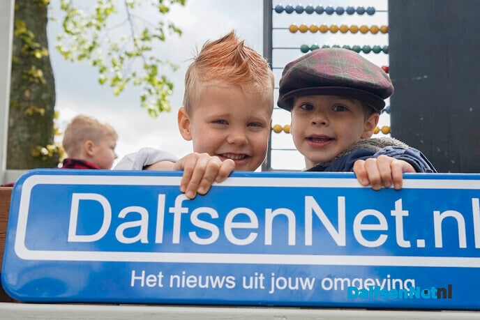 Foto’s met bordje Dalfsennet (deel 2) - Foto: Paul Scholten