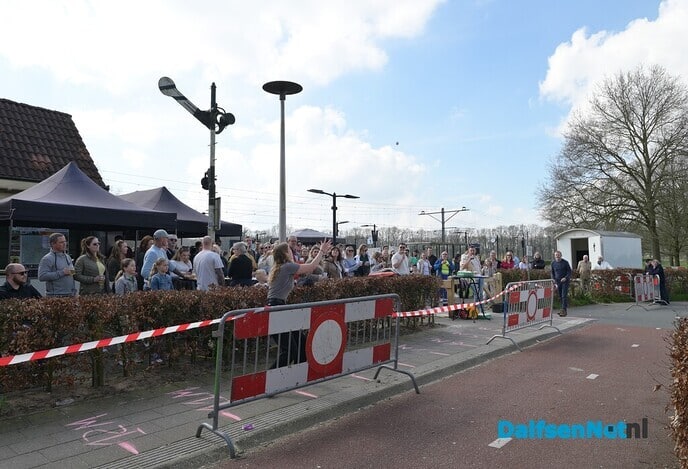 Hilarische taferelen bij het Oude Station - Foto: Johan Bokma