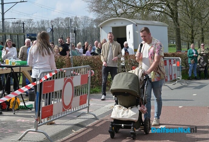 Hilarische taferelen bij het Oude Station - Foto: Johan Bokma