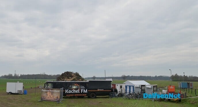 Paasvuur in Hoonhorst & Paasvuur Ankum - Foto: Johan Bokma