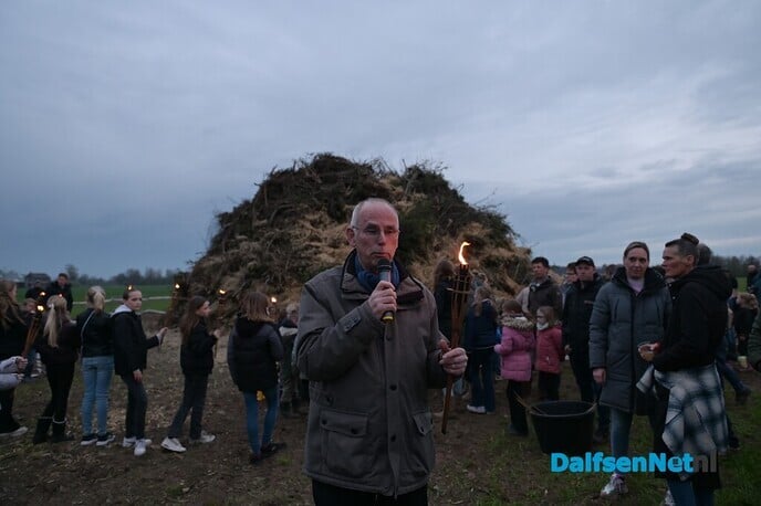 Paasvuur in Hoonhorst & Paasvuur Ankum - Foto: Johan Bokma