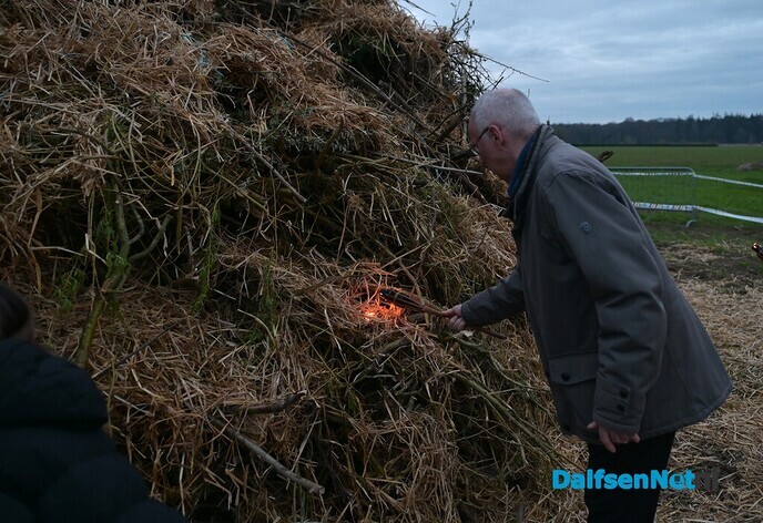 Paasvuur in Hoonhorst & Paasvuur Ankum - Foto: Johan Bokma